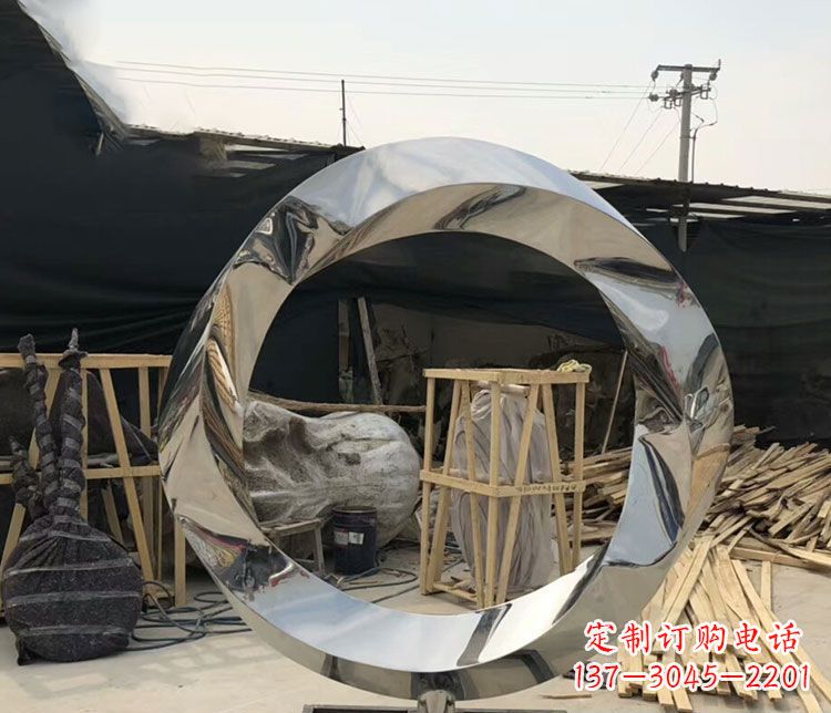 河北不锈钢抽象镜面圆环雕塑