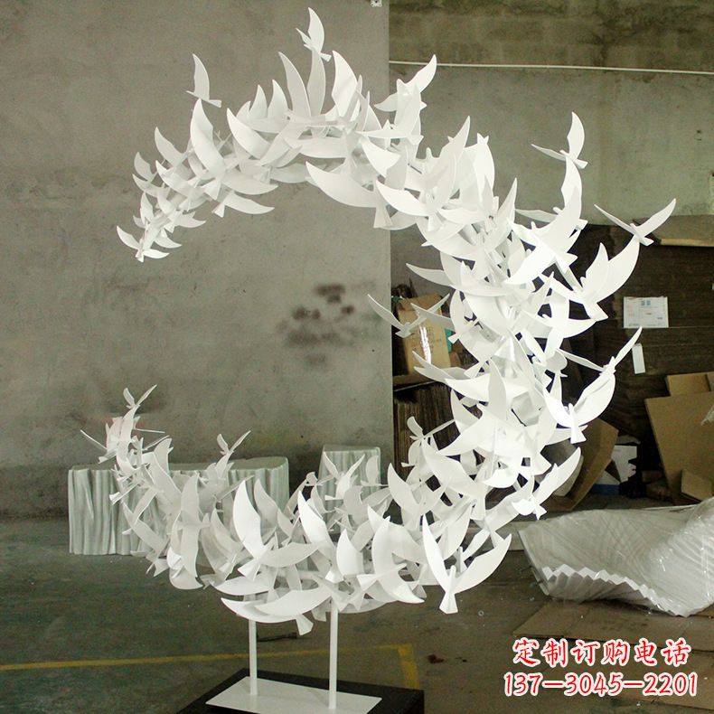 河北不锈钢鸽子翱翔的象征