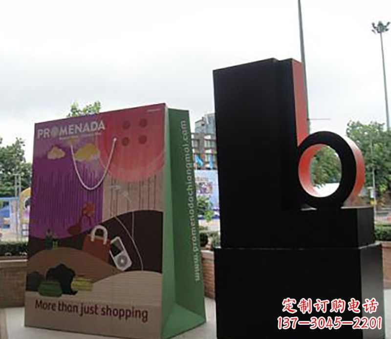 河北不锈钢购物袋雕塑为公园带来现代风格