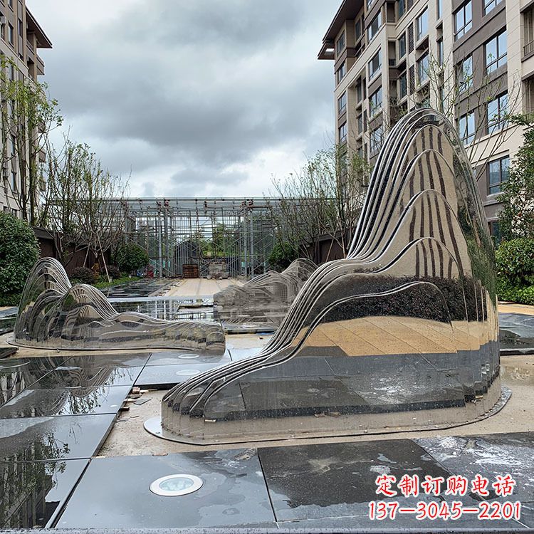 河北不锈钢镜面假山雕塑给城市带来灵动之美