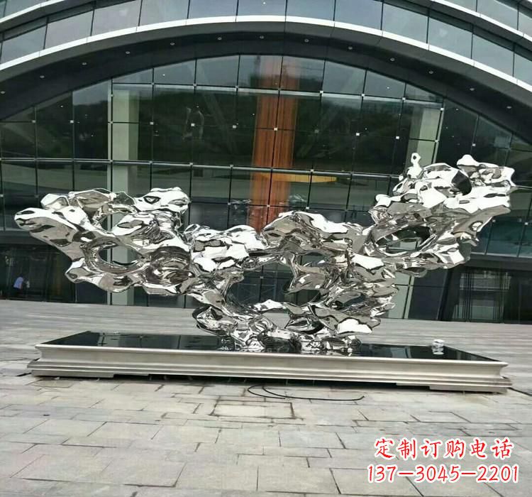 河北灵动的太湖石雕塑