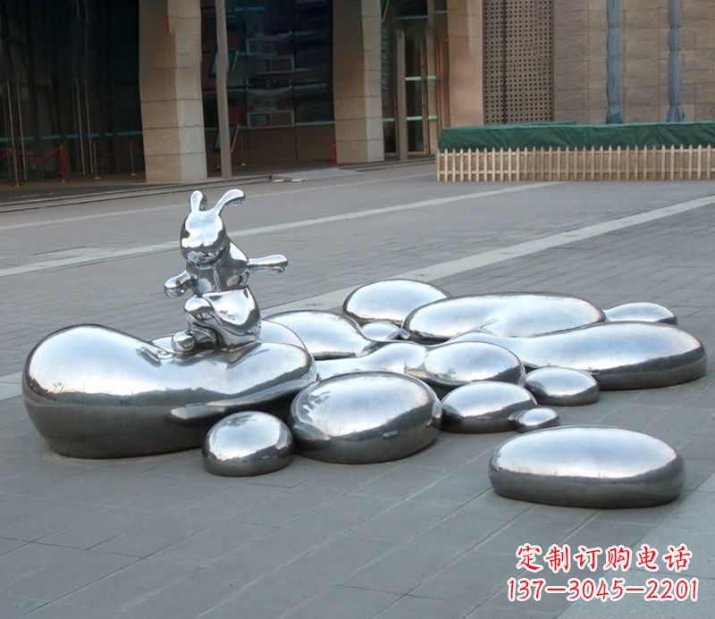 河北不锈钢兔子雕塑饱含艺术美感的艺术品