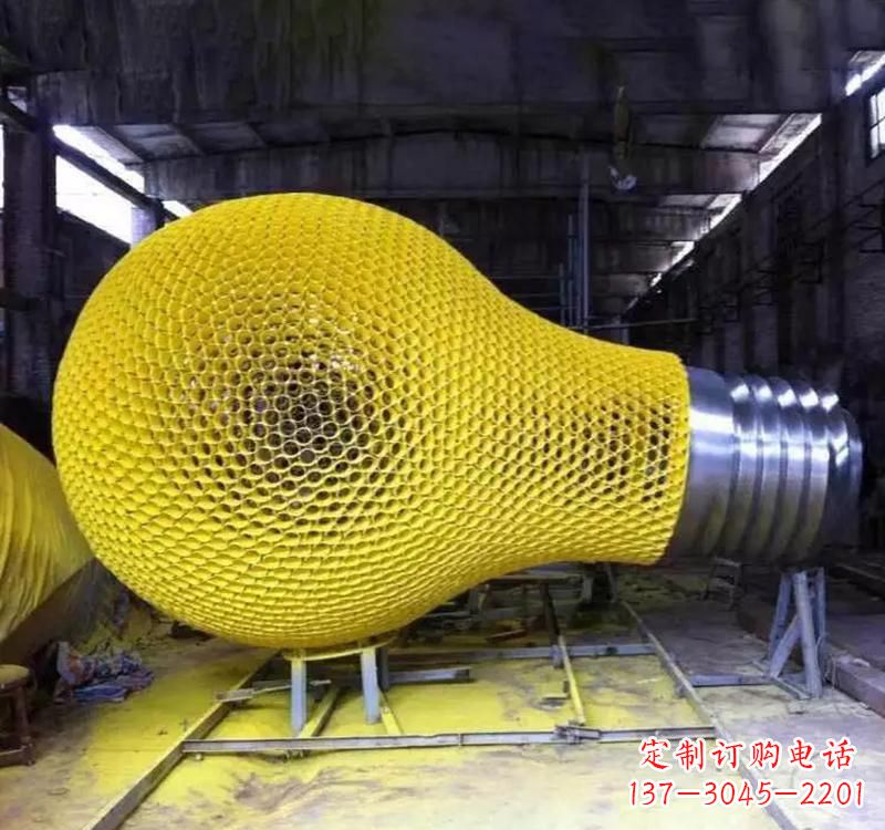 河北不锈钢灯泡雕塑精美而又抢眼