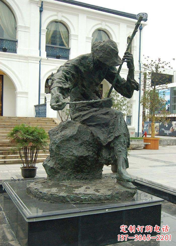 河北节奏轻快的二胡雕塑