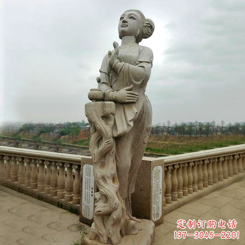 河北公园广场的貂蝉雕塑古代四大美女之一