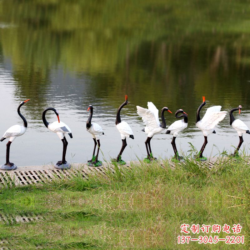 河北玻璃钢动物水池雕塑