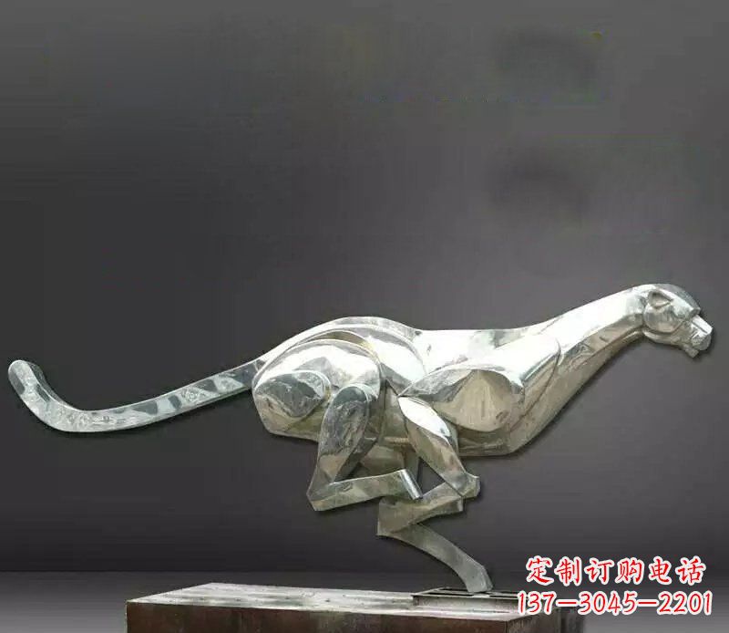 河北公园不锈钢奔跑的豹子动物雕塑