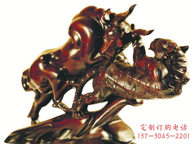 河北风格独特的铜制老虎雕塑