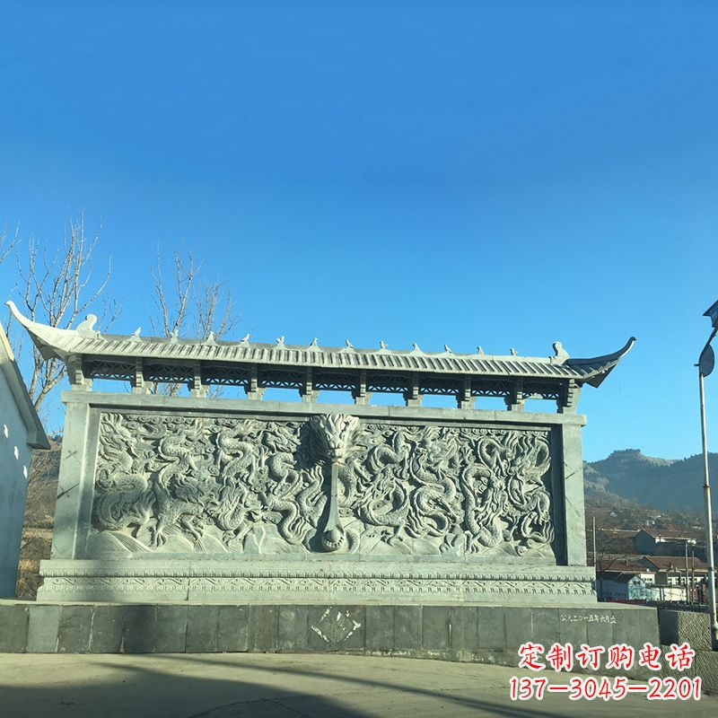 河北青石九龙壁，精美雕塑饰衬城市广场